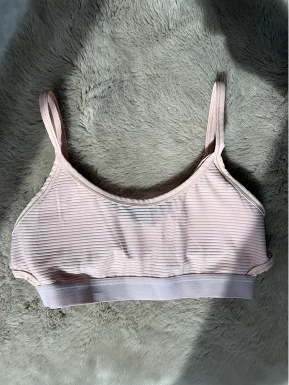 Nike dri fit crisscross back sports bra padded light pink Medium